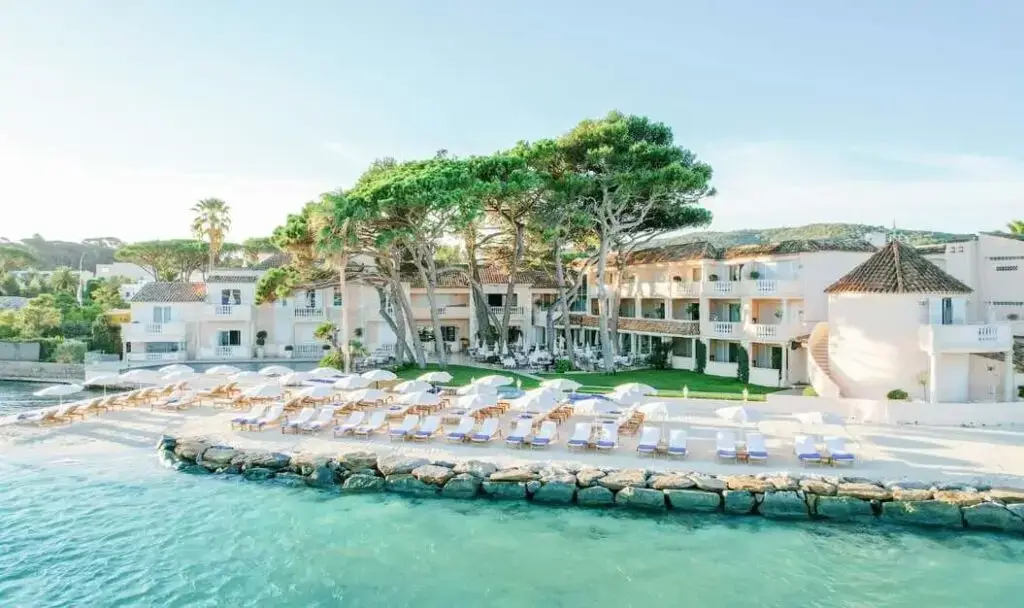 Hotel Cheval Blanc Saint Tropez Chauffeur prive Hotel Cheval Blanc Saint Tropez avec vehicule de luxe Azur Limousines 1