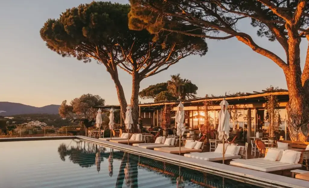Hotel Lily of the Valley Croix Valmer Chauffeur prive Hotel Lily of the Valley Saint Tropez avec vehicule de luxe Azur Limousines 1 1