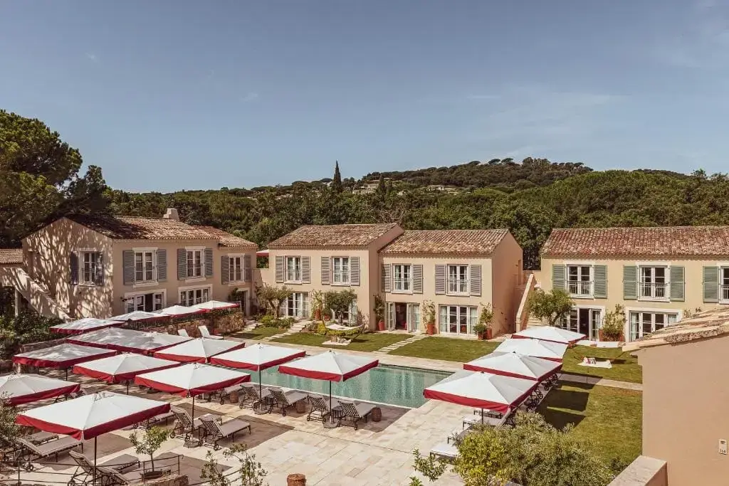 Hotel Lou Pinet Saint Tropez Chauffeur prive Hotel Lou Pinet Saint Tropez avec transfert depuis Nice – Azur Limousines 1
