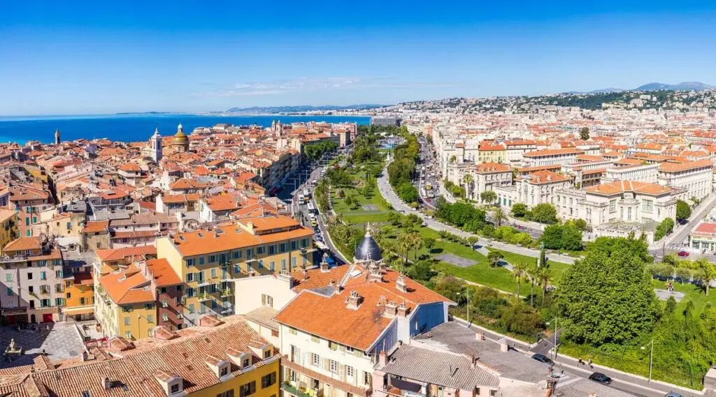 Chauffeur prive pour hotels de luxe a Nice avec transfert aeroport – Azur Limousines 2