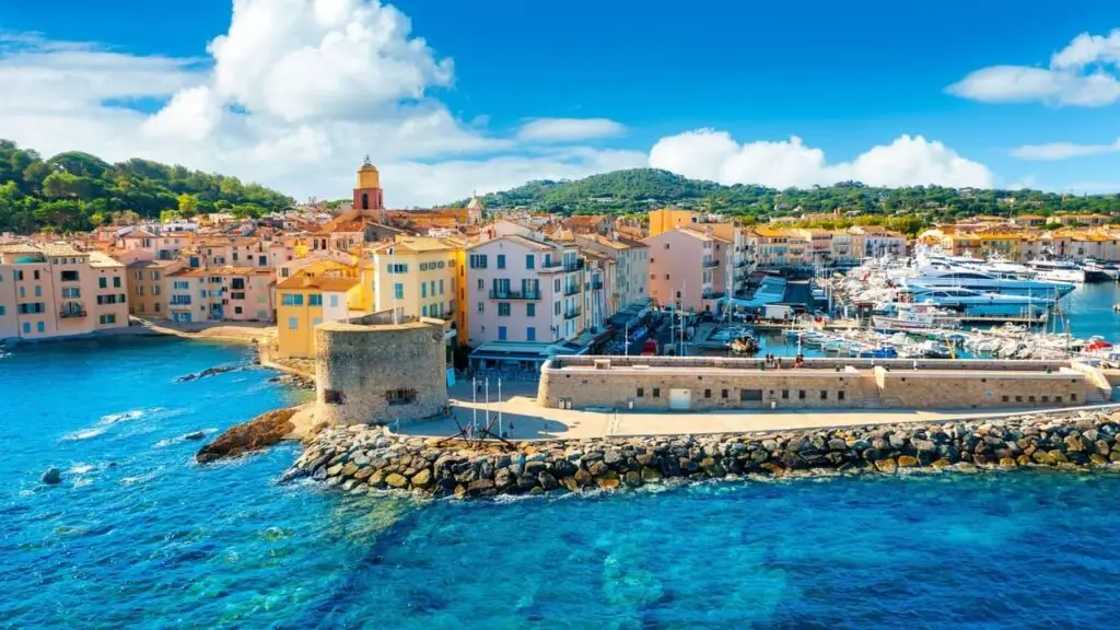 Chauffeur prive pour les hotels de luxe a Saint Tropez avec transfert aeroport – Azur Limousines 1